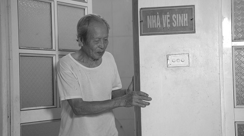 Tiểu đêm 3-4 lần – Nỗi ám ảnh cho sức khỏe người già 1